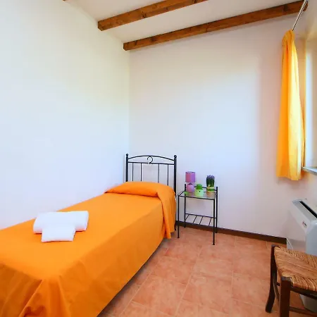 Apartment Locazione Turistica Montepitti.6 *